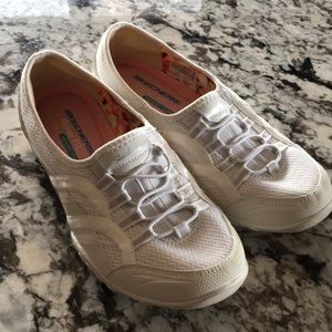 Women’s relaxed fit sketchers